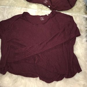 Maroon long sleeve crop top